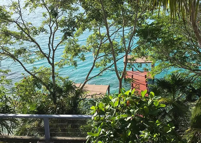 El Roble Nature Hotel & Lagoon